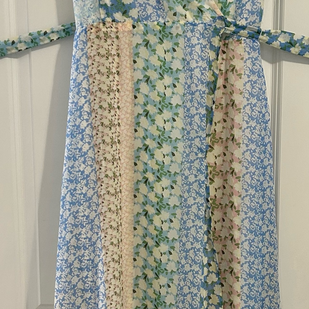 Beautiful Spring High-Low Dress - Picture 2 of 3